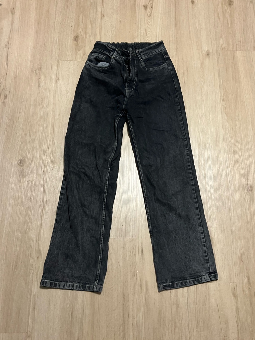 Women’s Black Straight-Leg Jeans